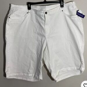 3-29 Catherine’s white shorts plus cotton stretch 3x NWT